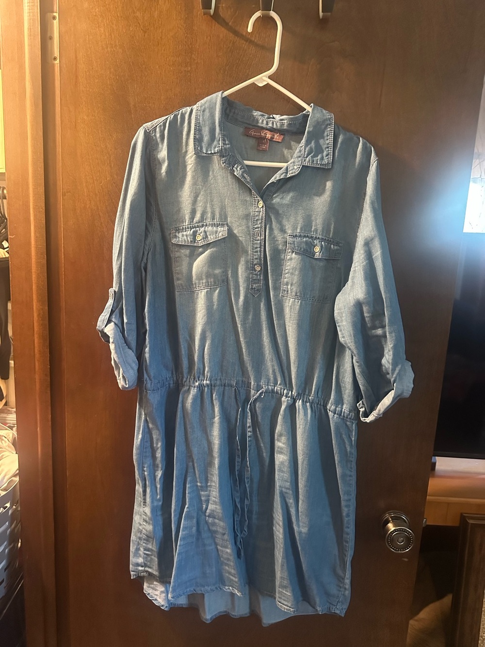Gloria Vanderbilt Light Blue Denim Chambray Top